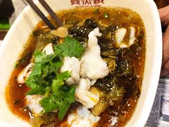 酸菜鱼面-双燕楼·手工馄饨·汤面小吃(世纪汇店)