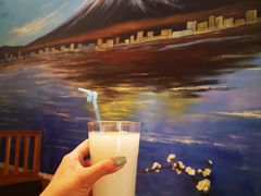 有柠檬游泳的可尔必思-鲔屋寿喜烧
