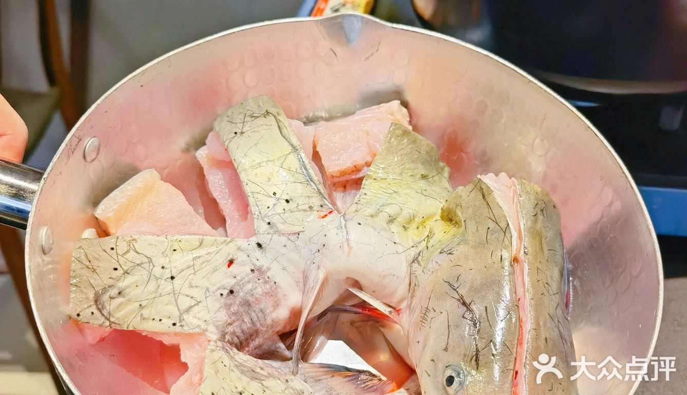 来福士吃地道云南菜92|抚仙湖湖团鱼95