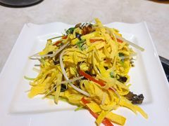 椿芽芸丝-万和源炝锅城·活鱼现炝(文艺北路店)