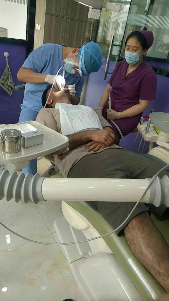 德艺口腔(五一路店)-"环境干净整洁,医生素质高,并没有向你推销.