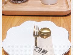 -ZING COFFEE 镜咖啡