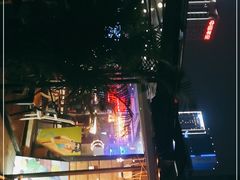 -拖板鞋咖啡旅行酒店(春熙路地铁站店)