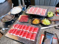 肥牛一号-王家渡火锅店(悦荟万科广场店)