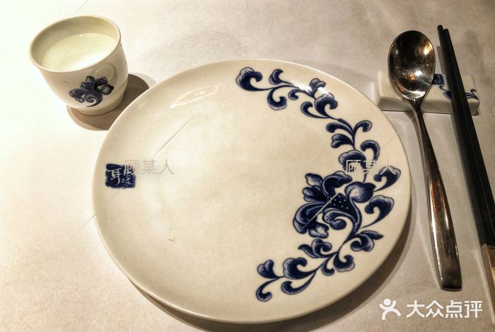 耳朵眼会馆(鼓楼店)餐具摆设图片