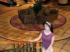 -深圳富苑皇冠假日套房酒店