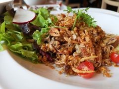 -Chom Cafe and Restaurant
