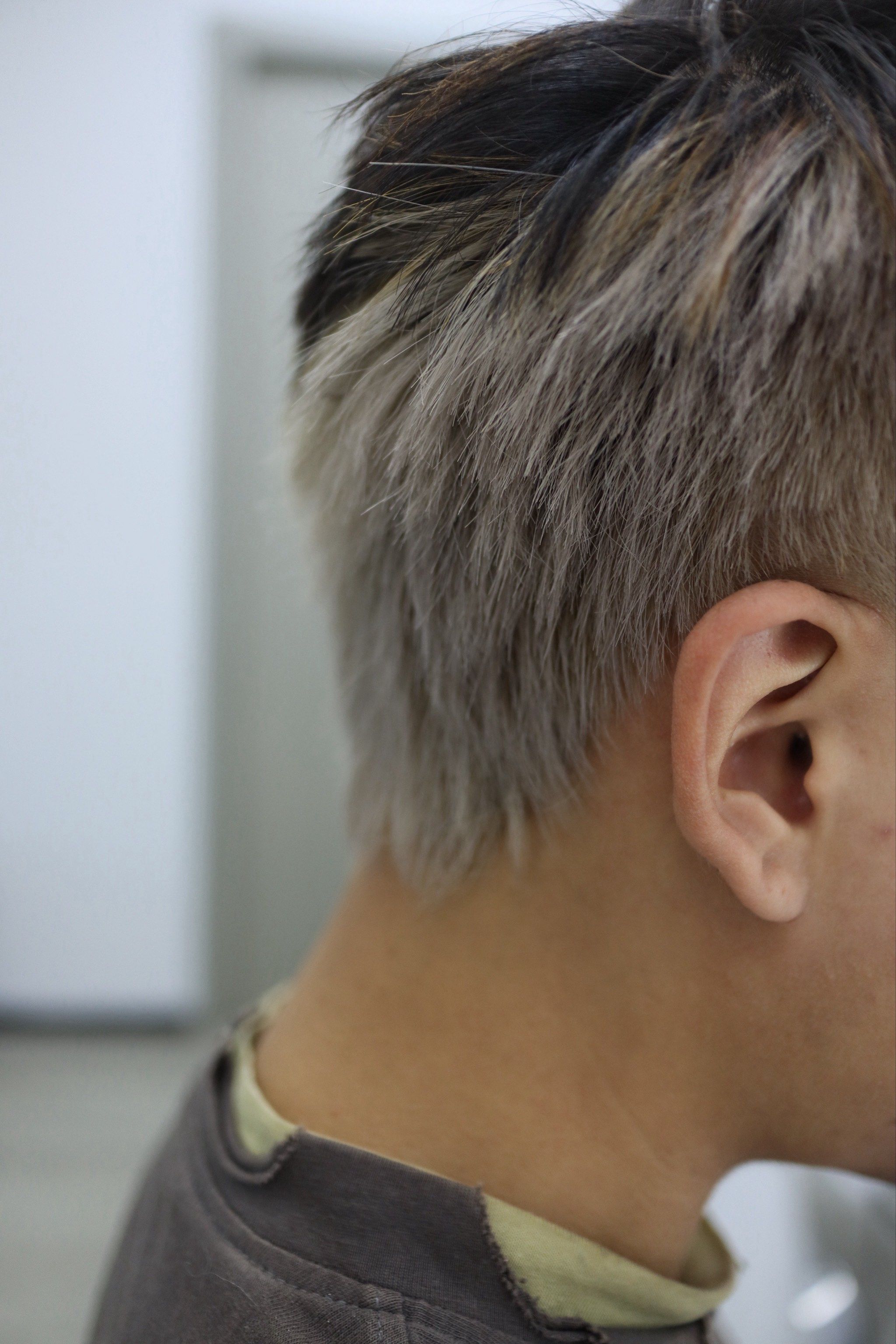 男生挂耳染#双色染 层次染,小众局部染