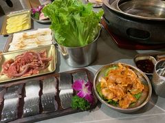 -围炉肉舍•炭烤活鳗•丹东海鲜烤肉(步行街店)