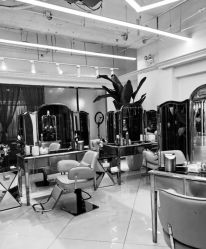 -BULB STUDIO 巴柏明星发型工作室