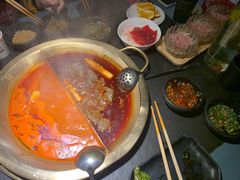 番茄牛油辣鸳鸯锅-九鼎轩脆毛肚火锅(南京东路店)