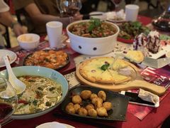 -临界音乐酒馆·小龙虾·江湖菜(华熙LIVE·鱼洞店)