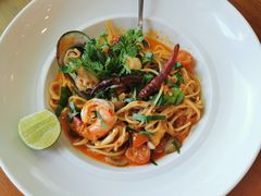 -Chom Cafe and Restaurant