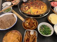 -四小区火锅·巷子里的重庆火锅(花照壁店)