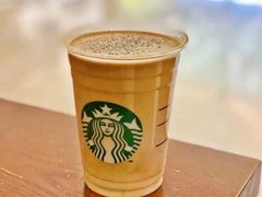 燕麦丝绒拿铁-星巴克臻选(上海虹桥新天地三店)