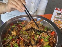 -丹水桥地锅鱼·翘嘴鲌·地方特色全鱼宴(丹江口大坝店)