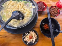 -丽虹云南过桥米线(兴工街店)