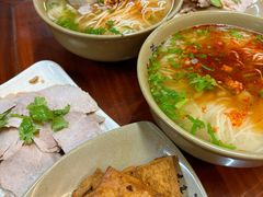 -亮亮面馆(经六路店)