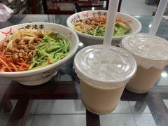 -牛一嘴·兰州牛肉面·大盘鸡(财富中心店)