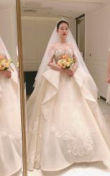 点击看大图 -GRACE KELLY婚纱与礼服(北京店)