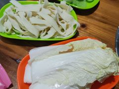一荤两素-云南印象昭通天麻火腿鸡(新疆石油花园二期店)
