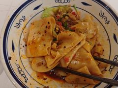 -阿瓦山寨·湘菜现炒·剁椒鱼头王(咸阳总店)