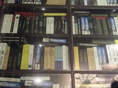 -钟书阁(松江泰晤士小镇店)