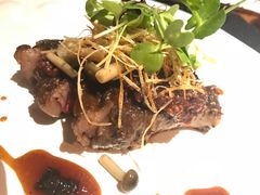 烤肋眼排配红酒小洋葱，京葱丝及羊肚菌汁-AZUL by FUEL蓝色·法式酒馆(琶醍店)