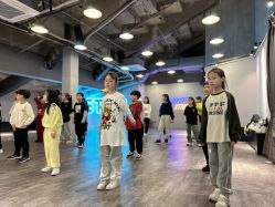 -CASTER跳舞俱乐部