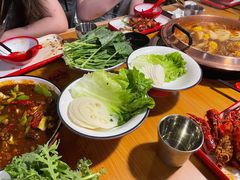 -虾弄弄海派小龙虾·牛羊蝎子火锅