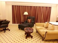 android_upload_pic-深圳富苑皇冠假日套房酒店