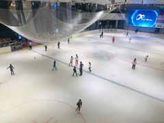 -冰纷万象滑冰场(南山万象天地店)