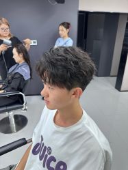 -宫铭烫发染发接发店