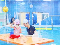-蓝鲸奇亲子游泳俱乐部