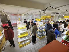 -咻啵翔翔零食基地(万达广场店)
