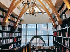 -钟书阁(松江泰晤士小镇店)