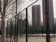 -四得公园东门停车场