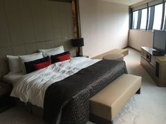 -上海滴水湖皇冠假日酒店