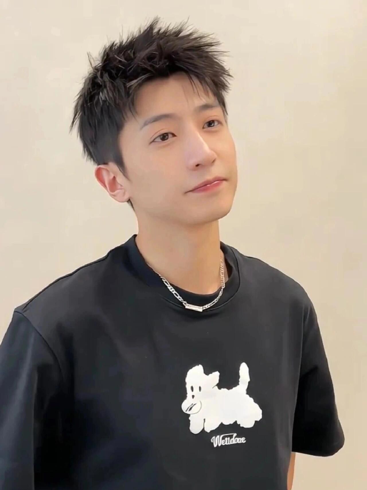 新潮男发型必看哦