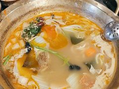 -顶顶汤火牛排火锅·经典铜锅涮肉