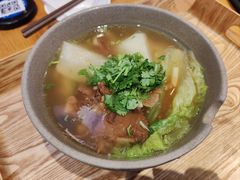 牛腩手工宽面-美食小镇·观赏珍稀鸟类·长隆熊猫酒店