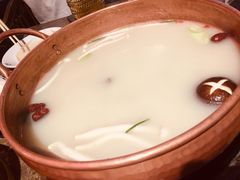 -三人行骨头王火锅(长寿店)