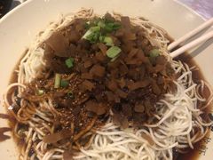 凉面-巴厘龙虾·榜首油焖大虾(洞庭·艺术洋房店)