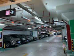 -龙湖天街-停车场