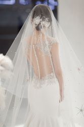 -艾米丽婚纱礼服