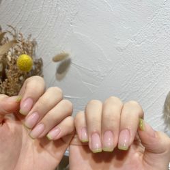 -花岐款式专研健康美甲沙龙