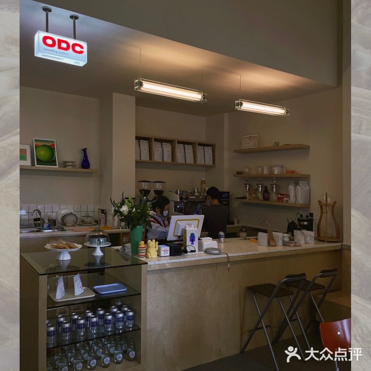广州新店|开门放狗喝咖啡.芳村可爱好啡店