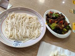 -歹歹的加个面过油肉拌面