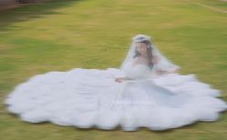 -现代经典婚纱摄影