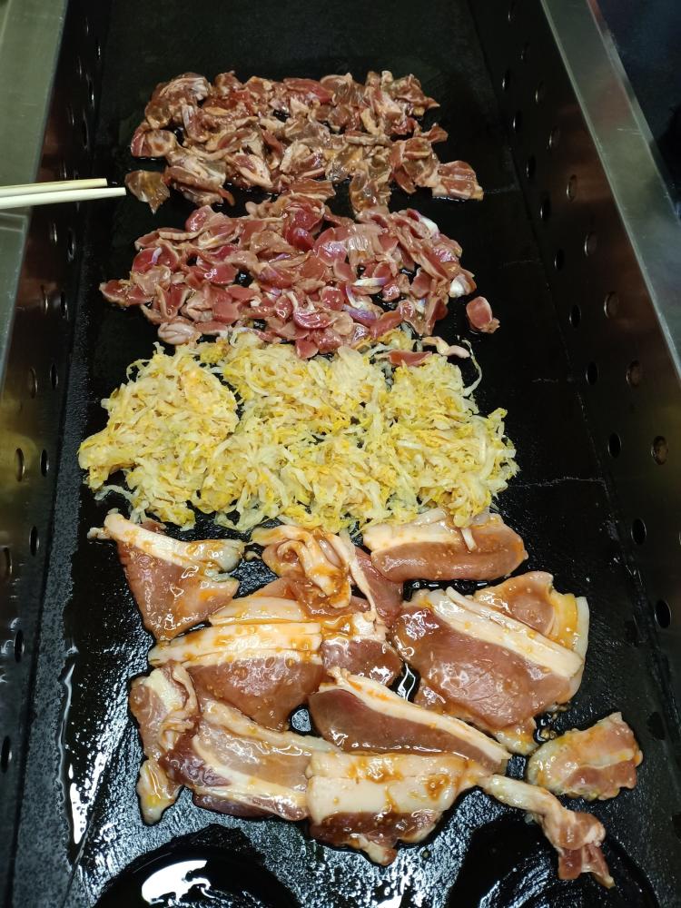 火山岩岩石烤肉-"我这个人实在是太懒了,吃完好久了才想起来.